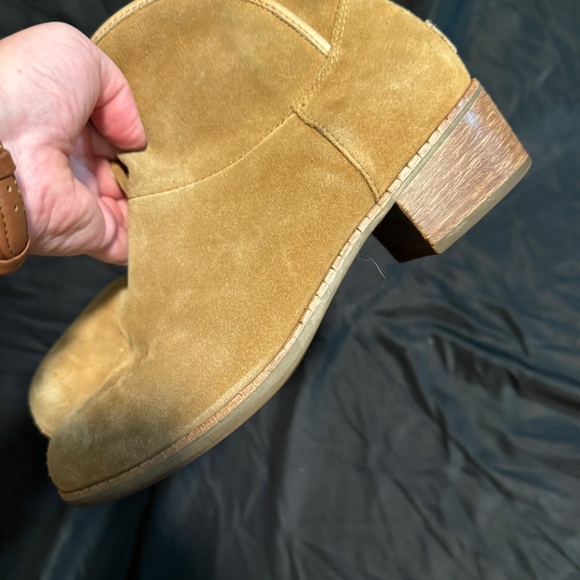 Ugg Boots - Picture 14 of 14